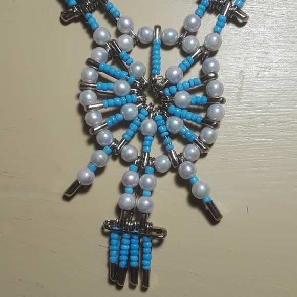 Safety pin handmade seed bead necklace - Picture 2 of 8